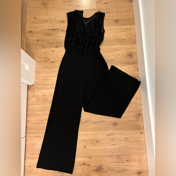 SOLD‼️ Jumpsuit - Picture 2 of 3